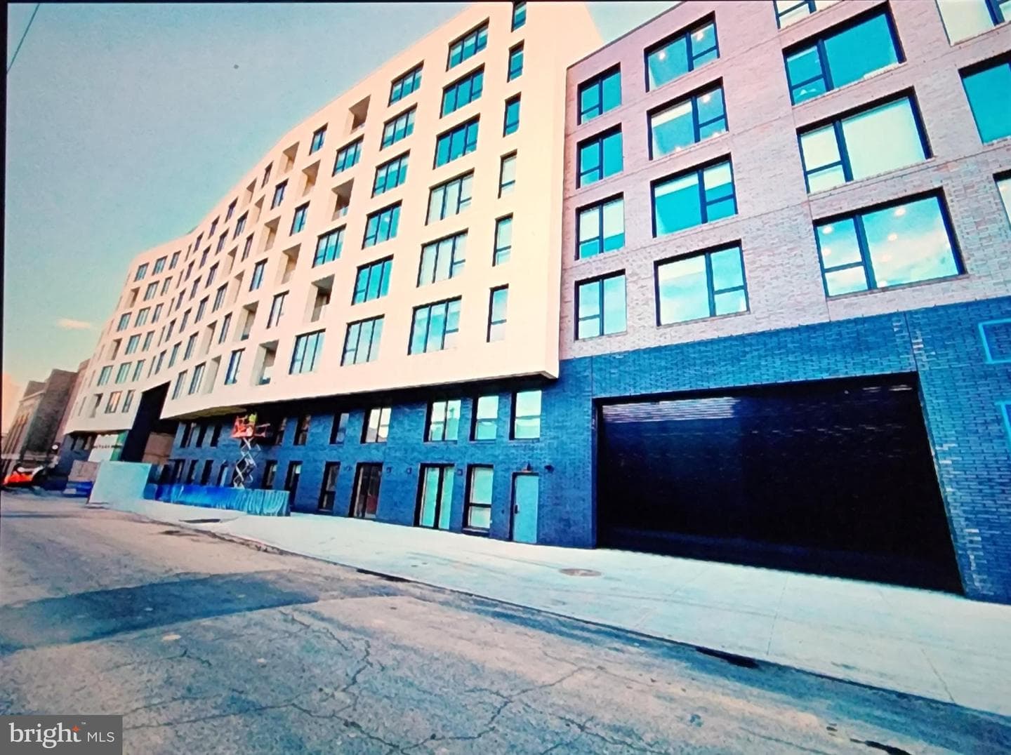 1121 N Hancock Street photo 5