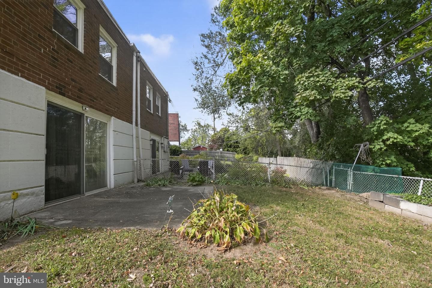 599 Wartman Street photo 28