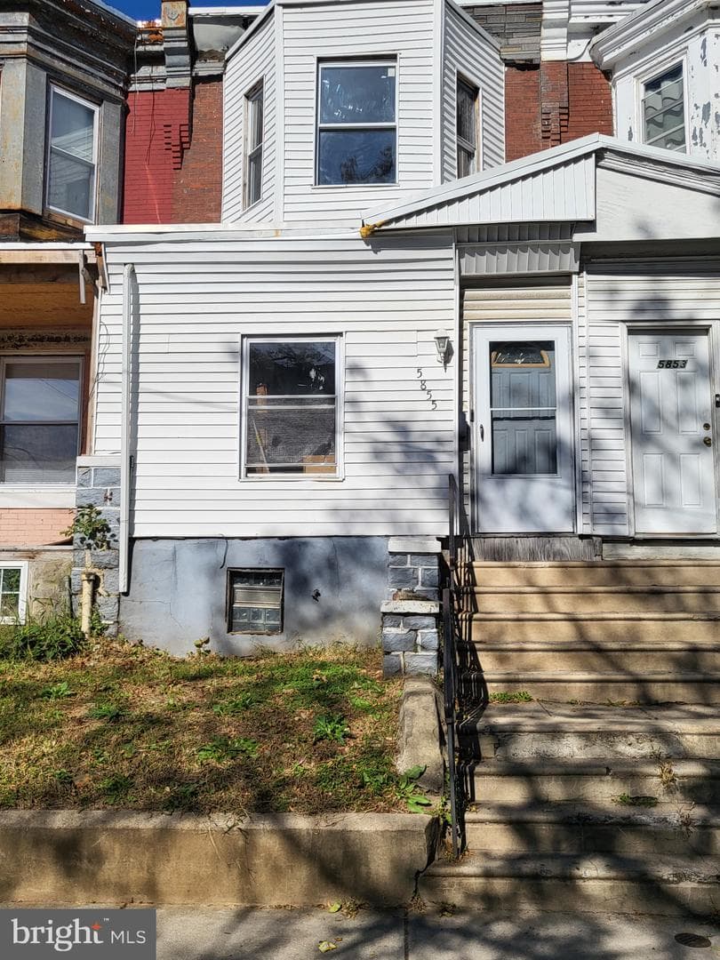 5855 Windsor Avenue photo 1
