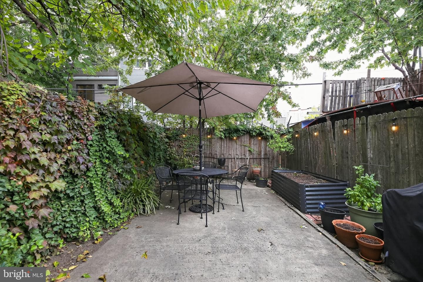 1933 E Dauphin Street photo 25