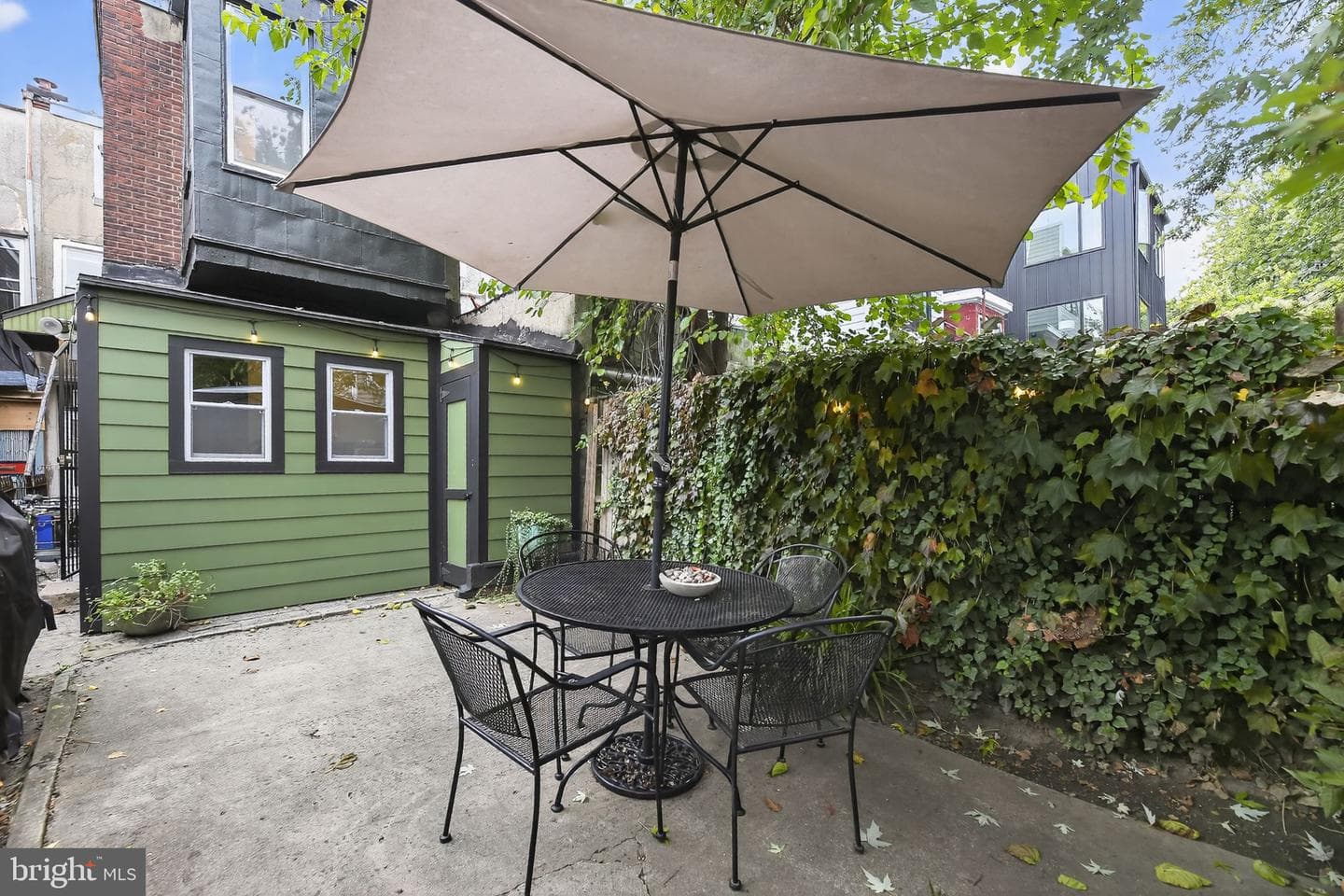 1933 E Dauphin Street photo 26