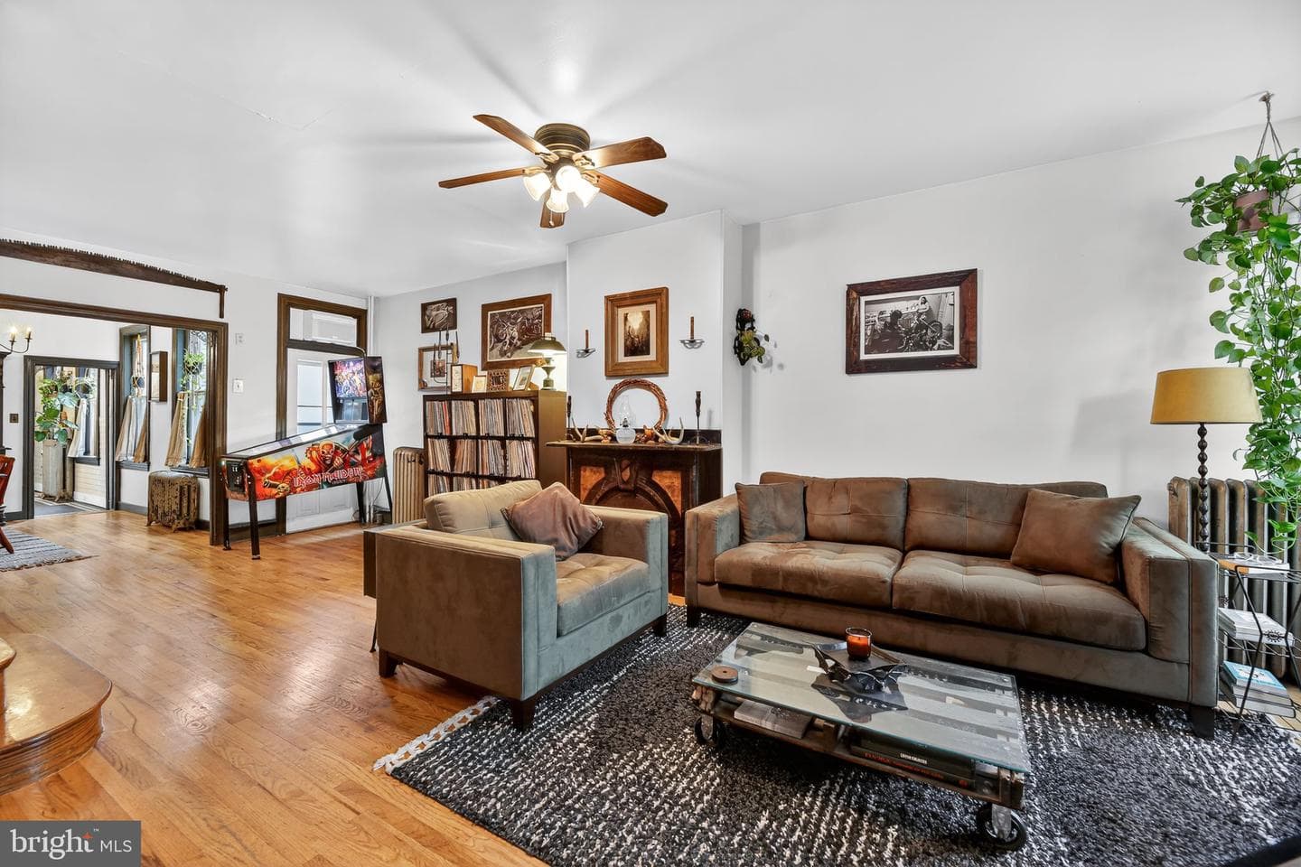 1933 E Dauphin Street photo 3