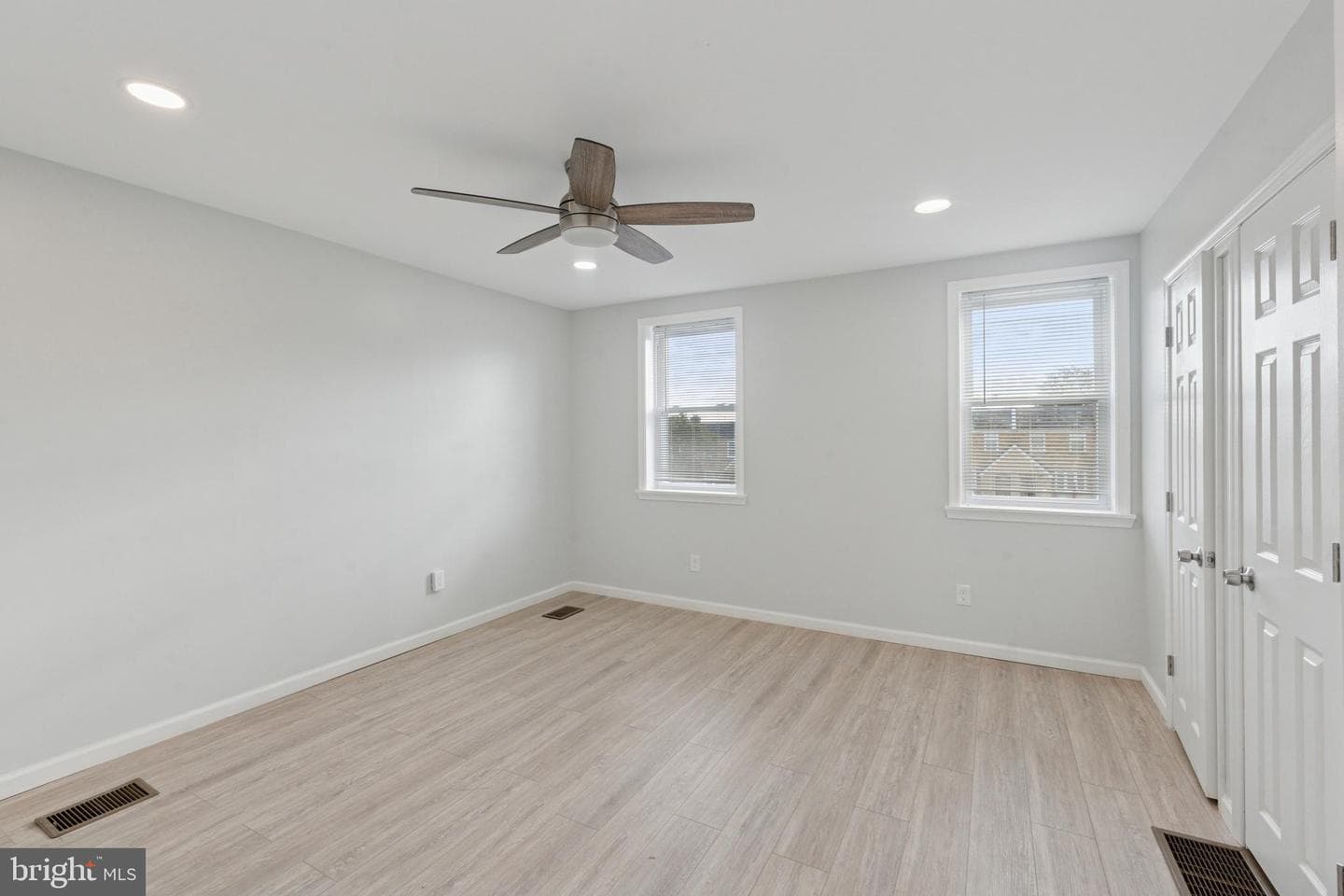 8327 Forrest Avenue photo 11