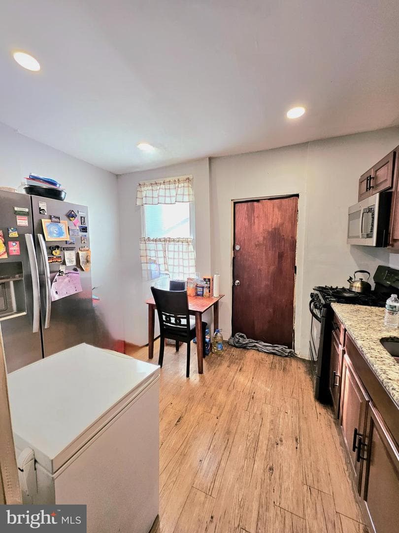 618 Durfor Street photo 2