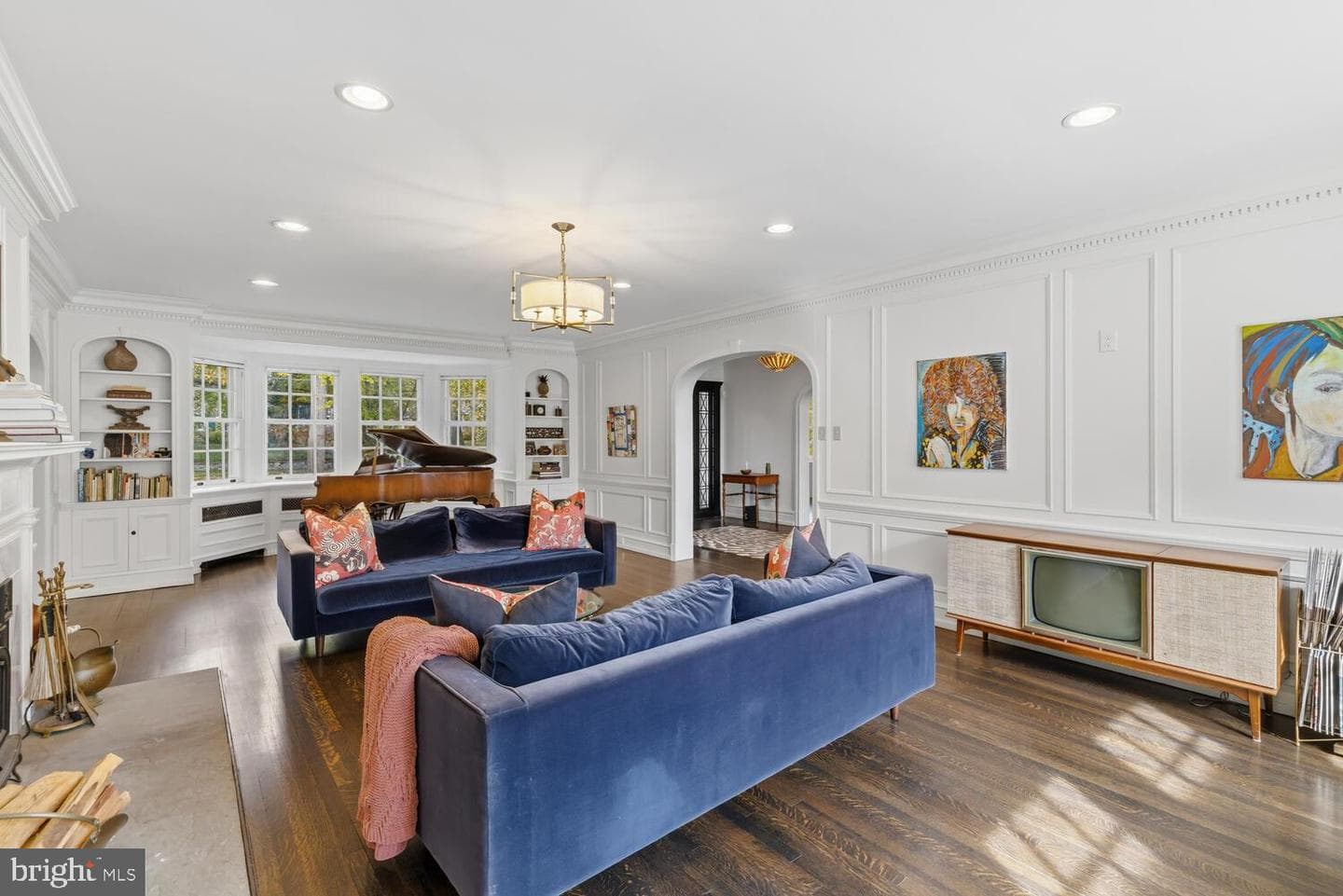 1012 W Cliveden Street photo 12