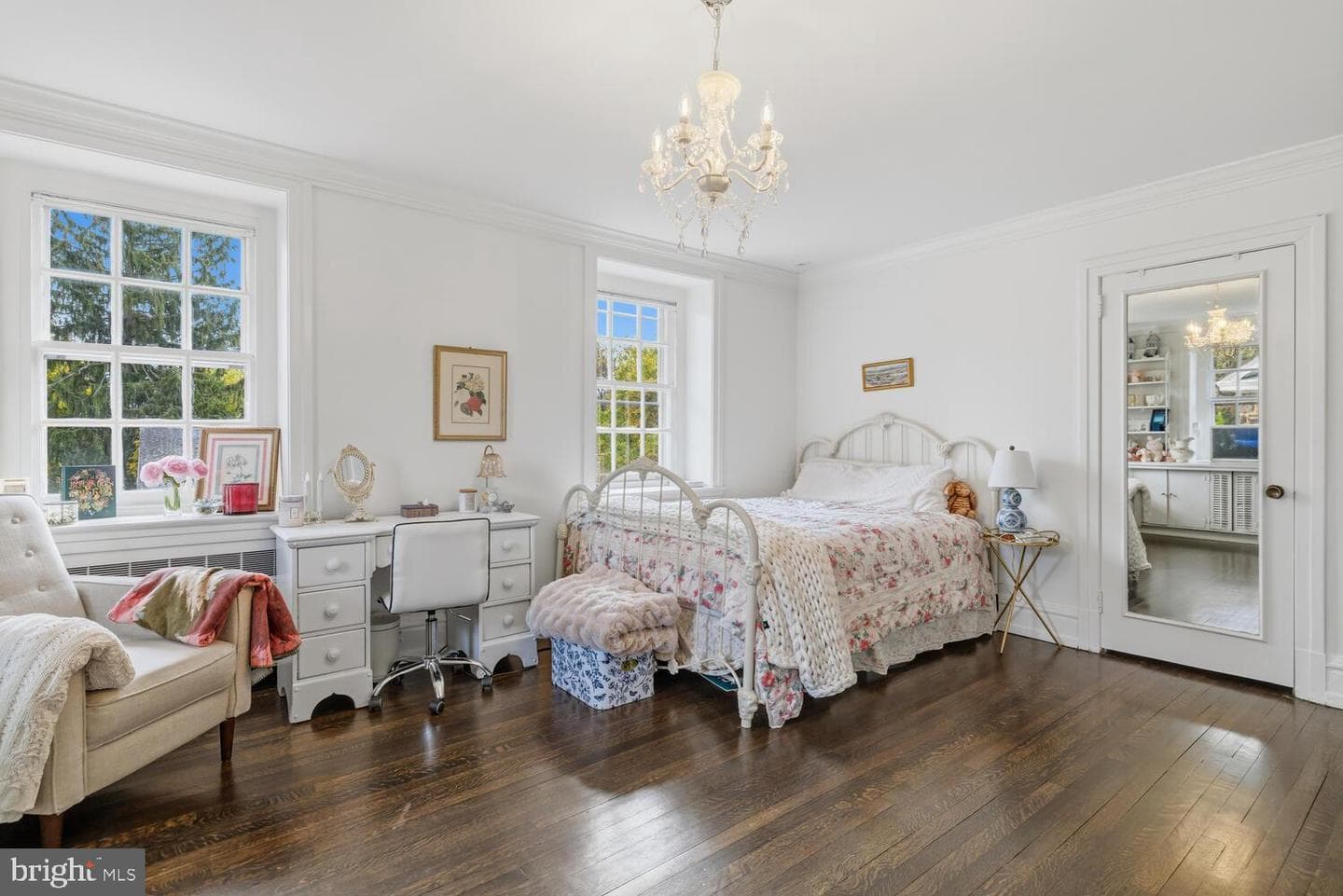 1012 W Cliveden Street photo 33