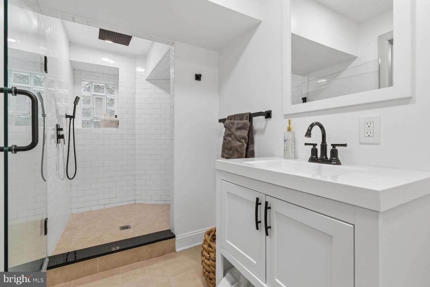 1012 W Cliveden Street photo 45