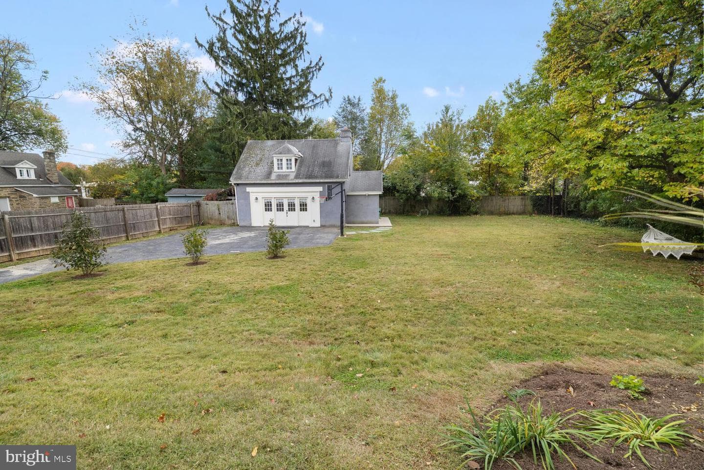 1012 W Cliveden Street photo 58