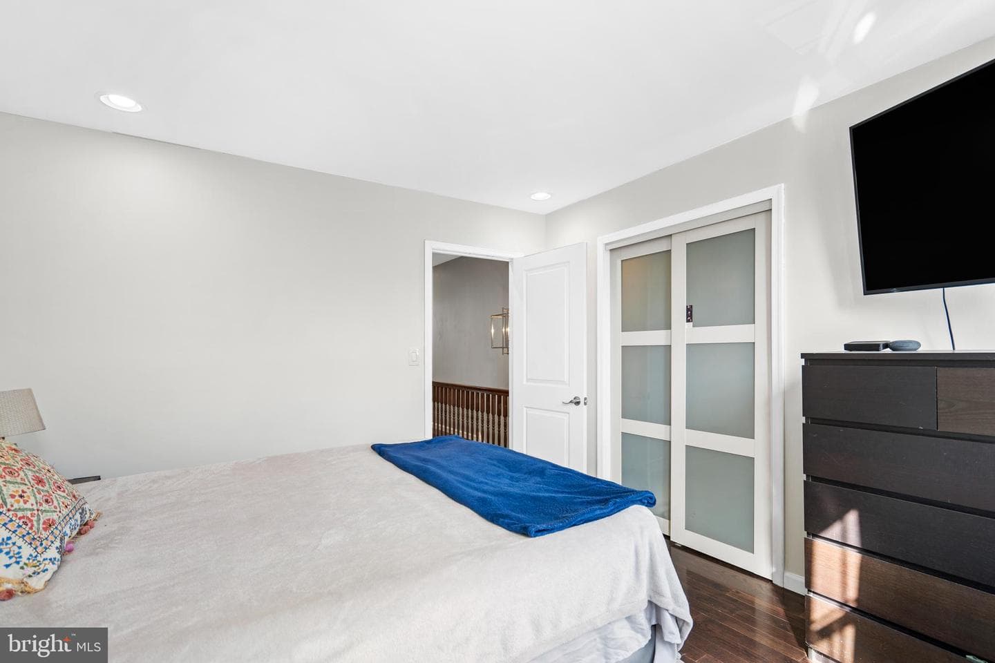 2402 S Lee Street photo 12