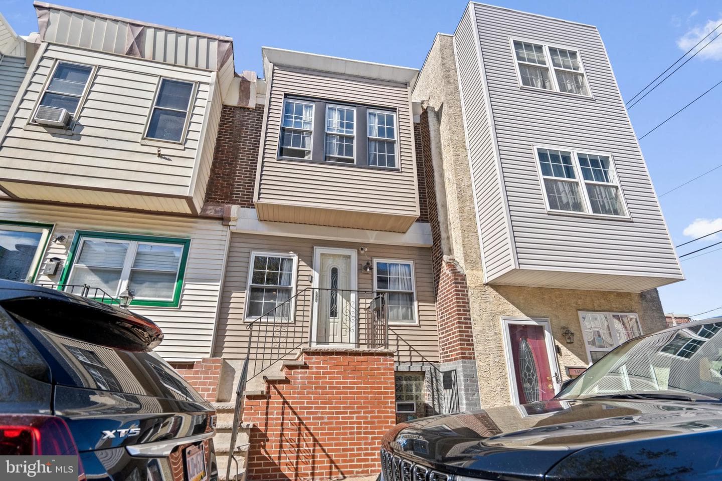 2402 S Lee Street photo 2