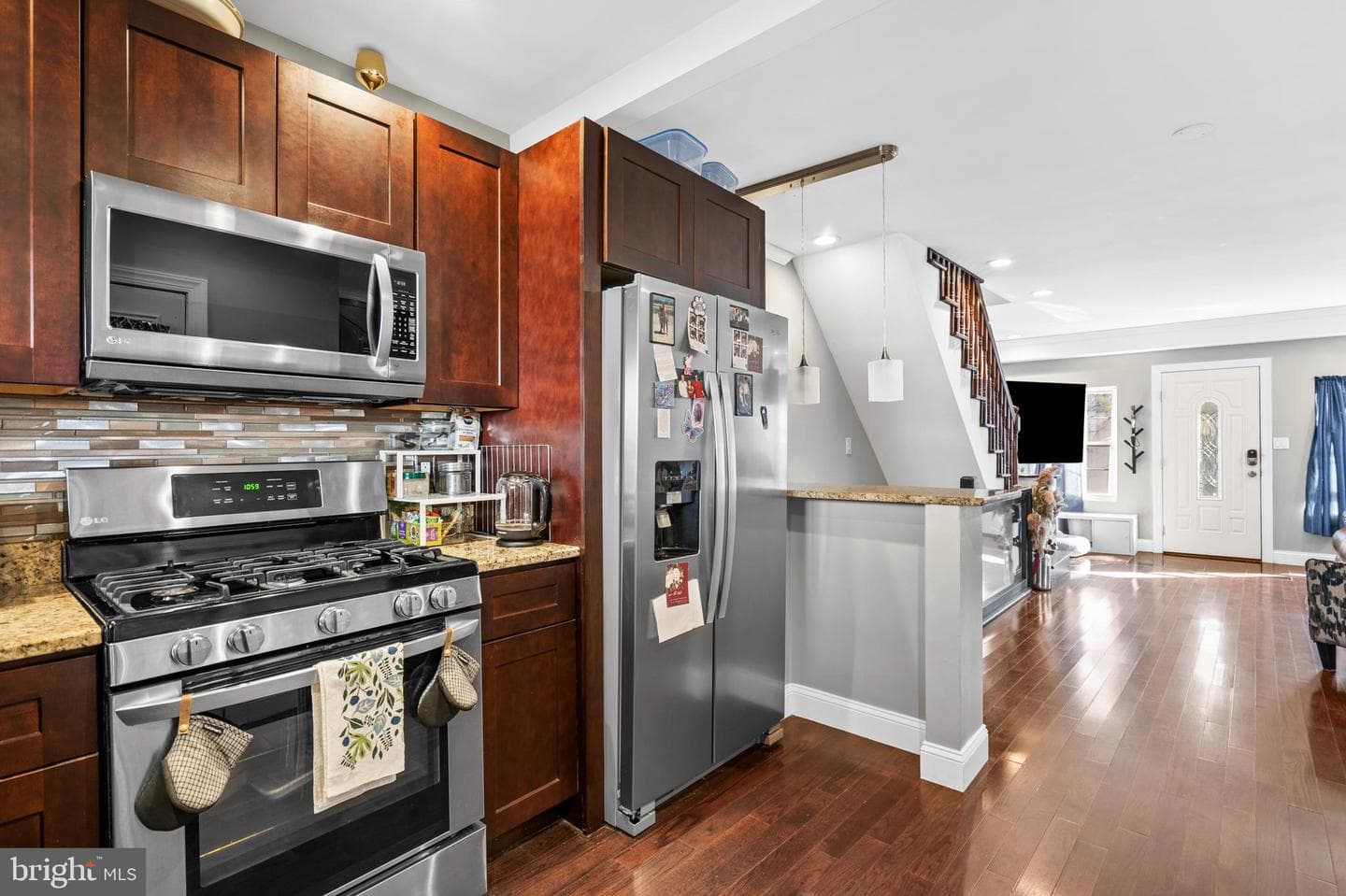 2402 S Lee Street photo 7