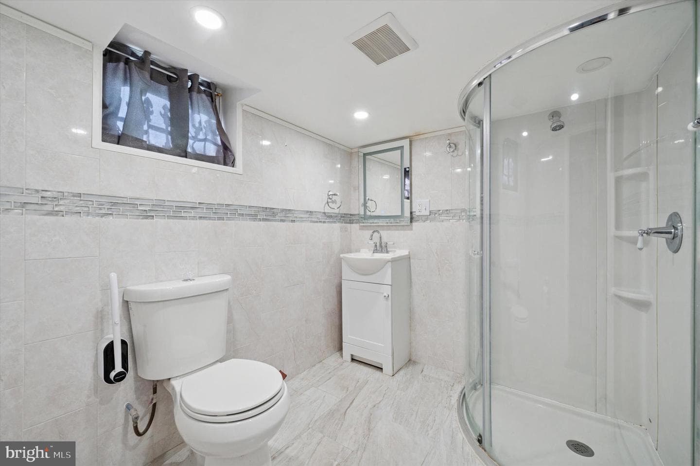 1039 W Russell Street photo 14