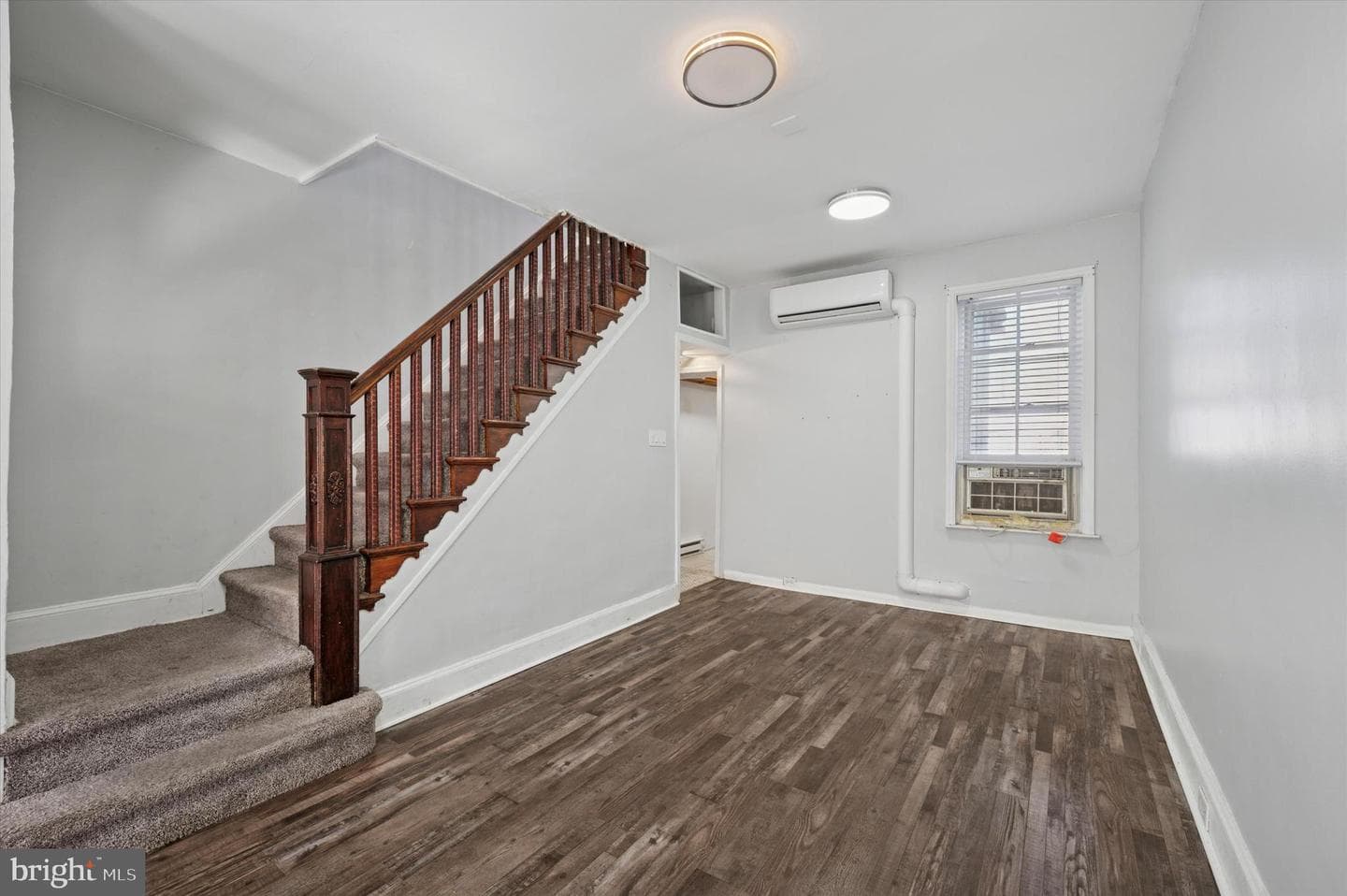 1039 W Russell Street photo 5