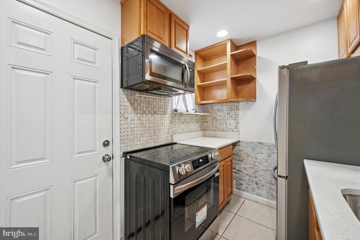 1039 W Russell Street photo 7