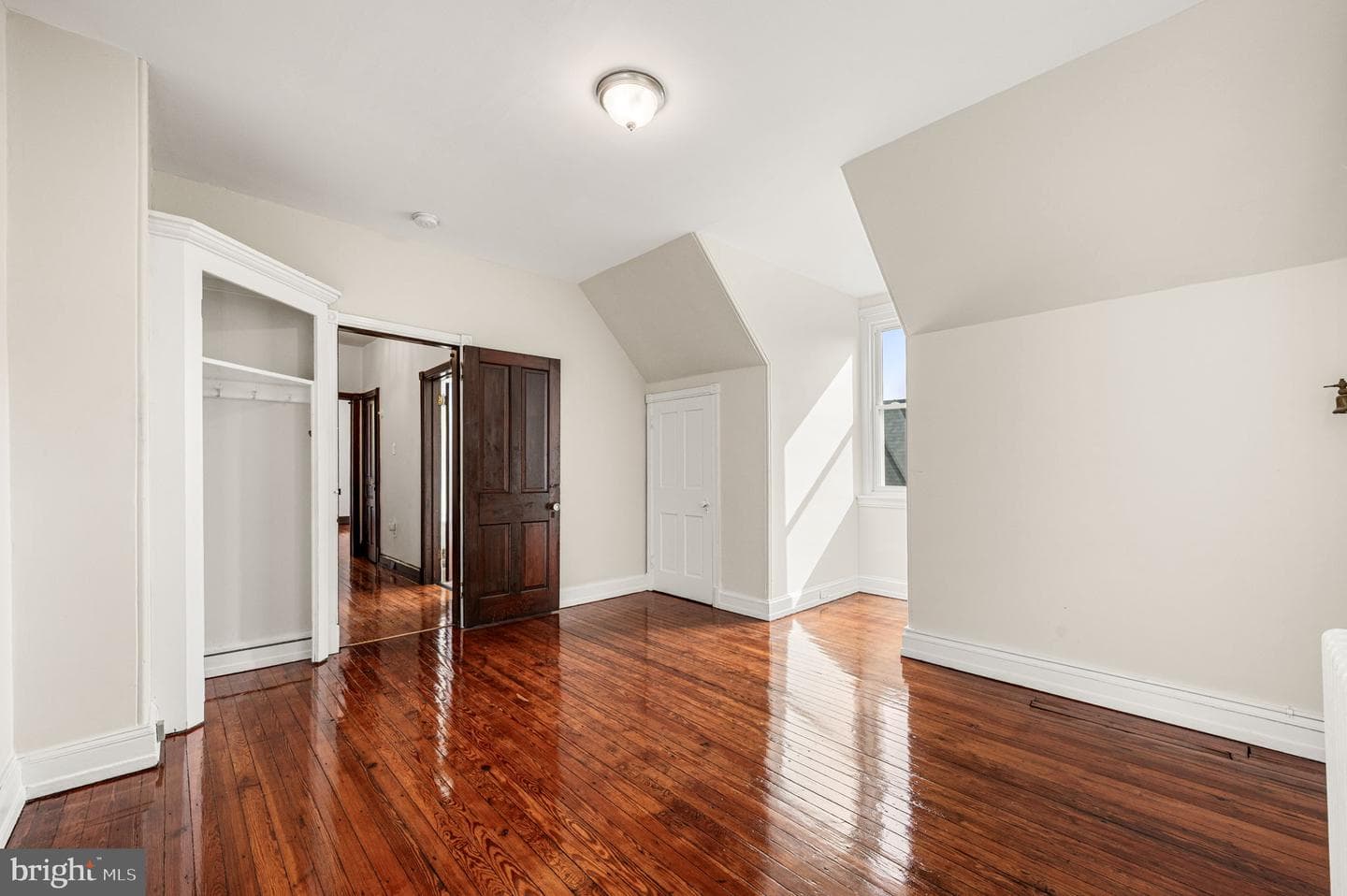 5113 Pulaski Avenue photo 26