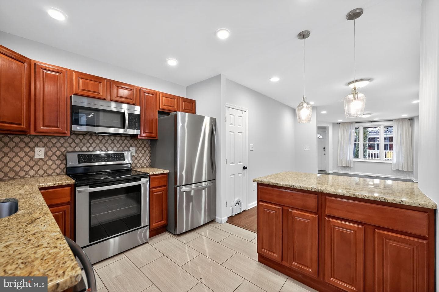 518 N Holly Street photo 13