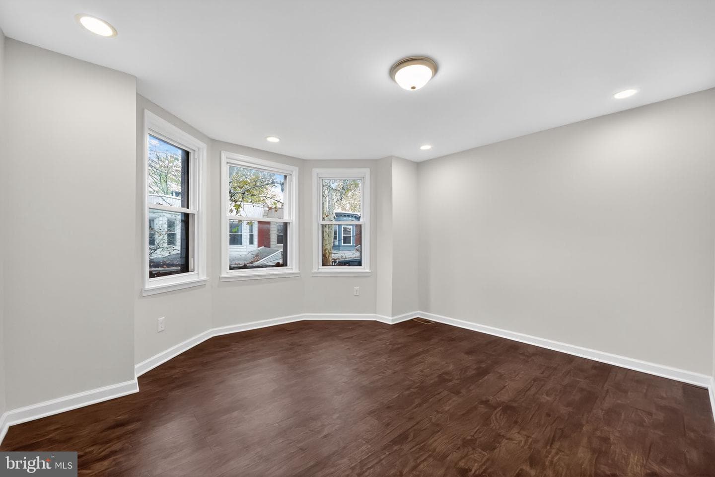518 N Holly Street photo 15