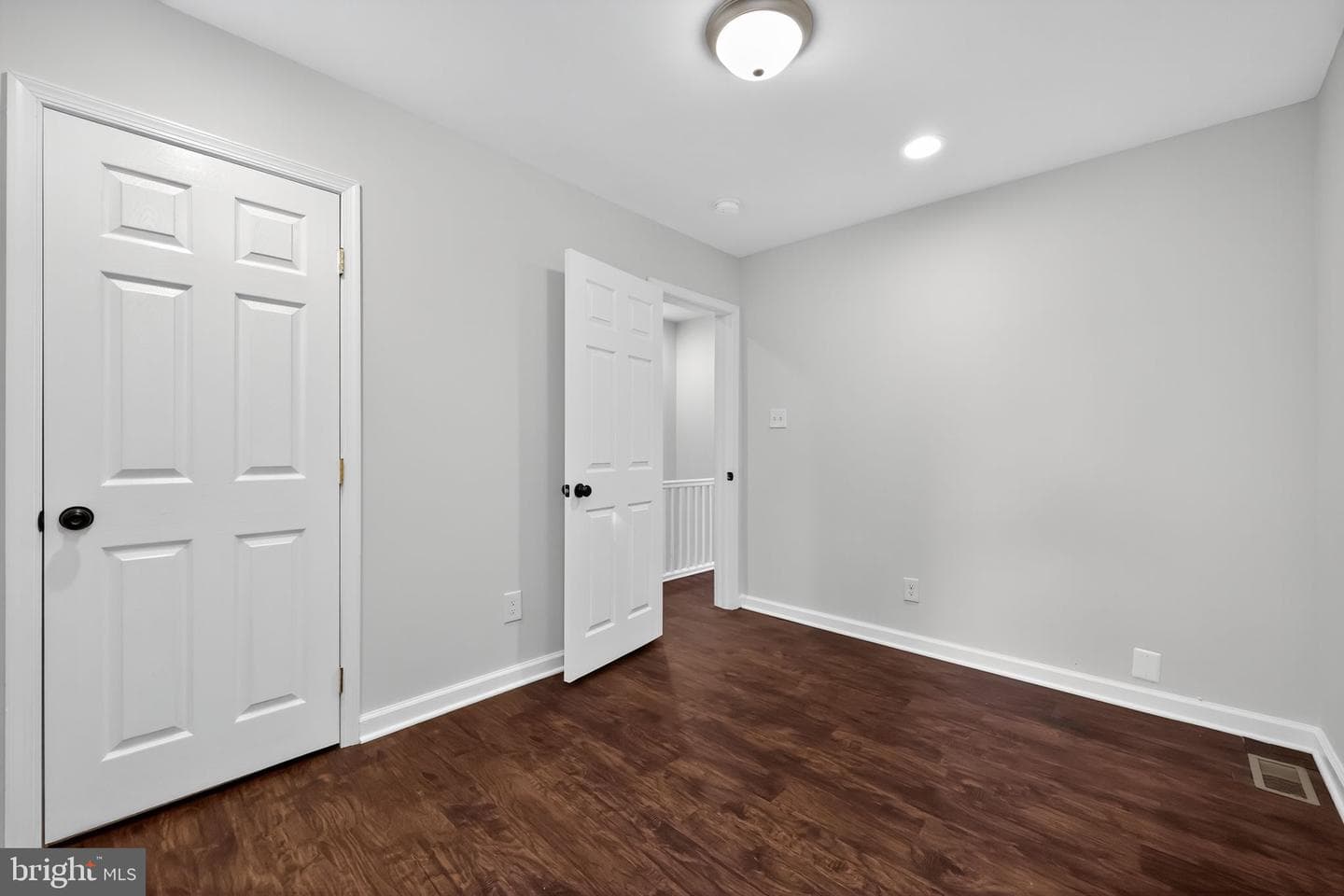518 N Holly Street photo 18