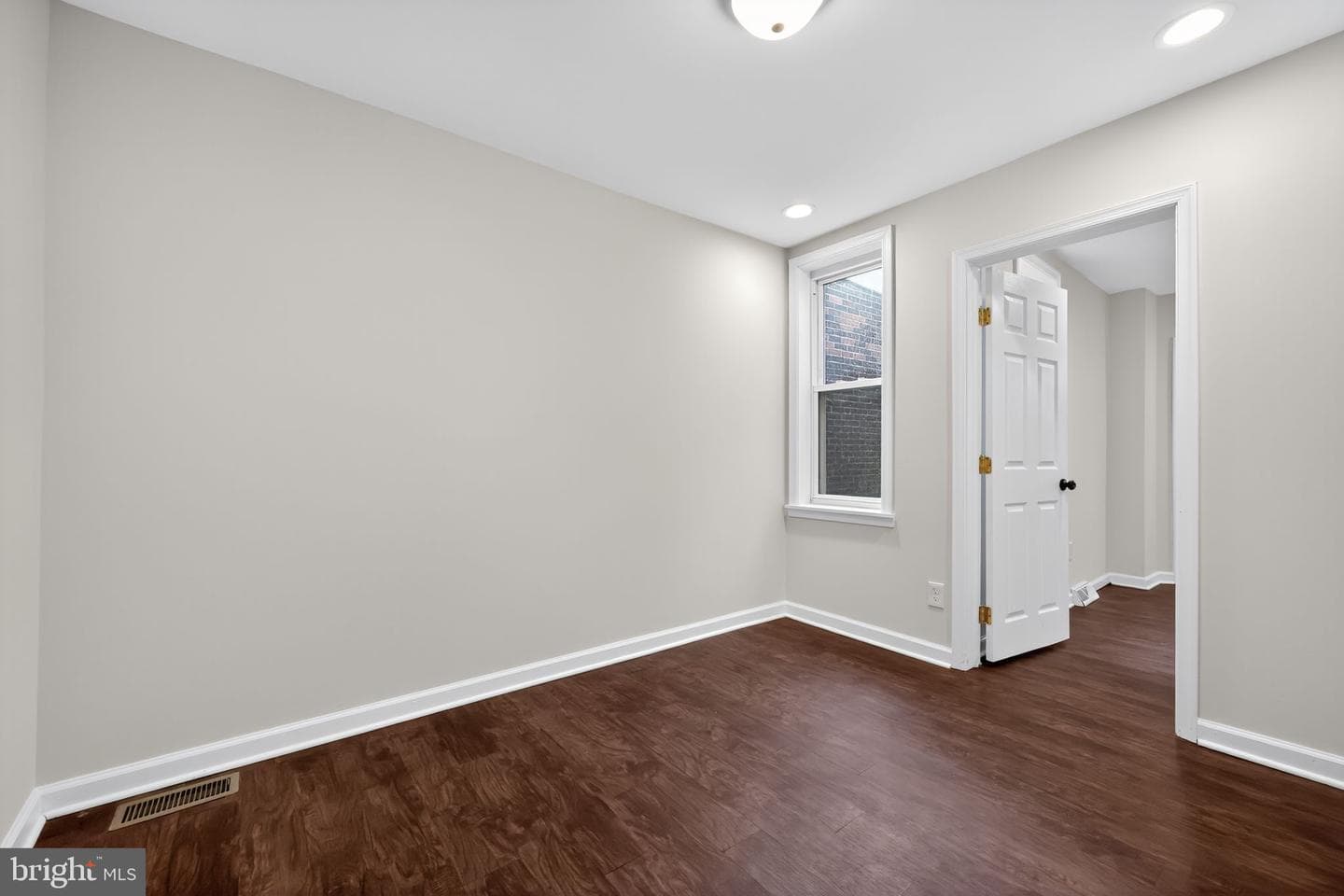 518 N Holly Street photo 21