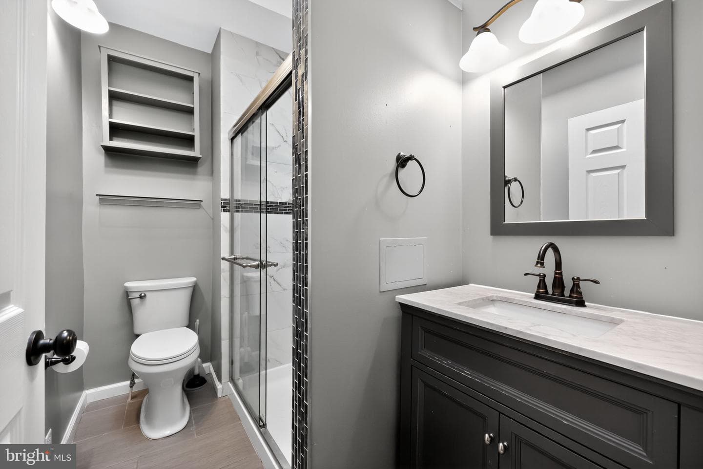 518 N Holly Street photo 22