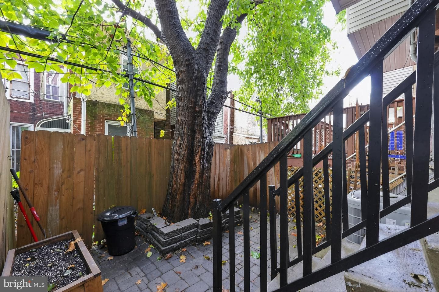 518 N Holly Street photo 26
