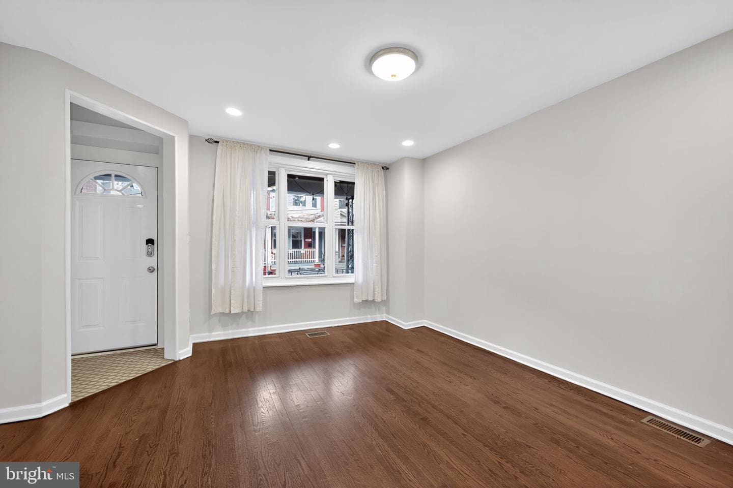 518 N Holly Street photo 5