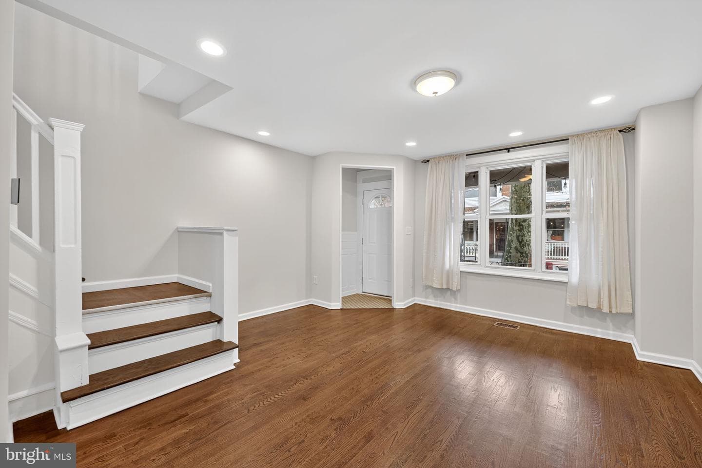 518 N Holly Street photo 6