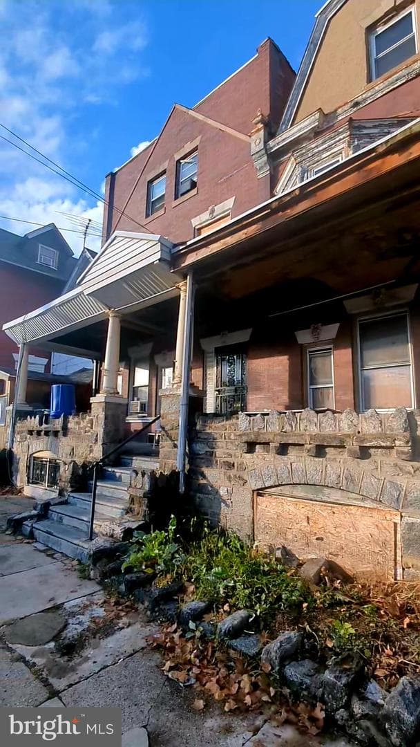 2819 W Somerset Street photo 3