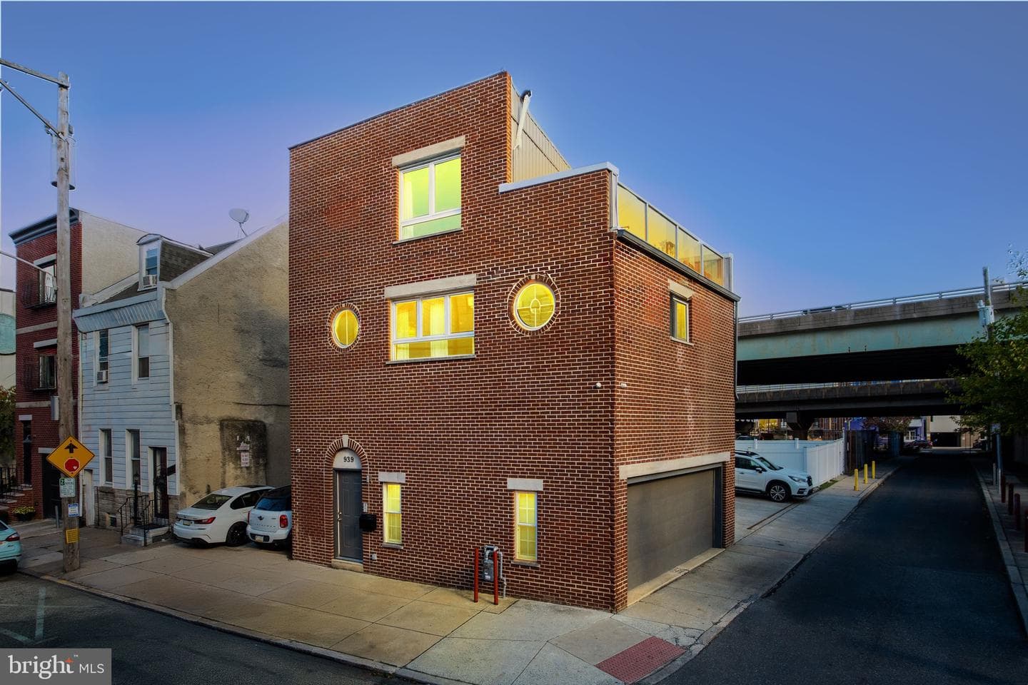 939 New Market Street photo 2