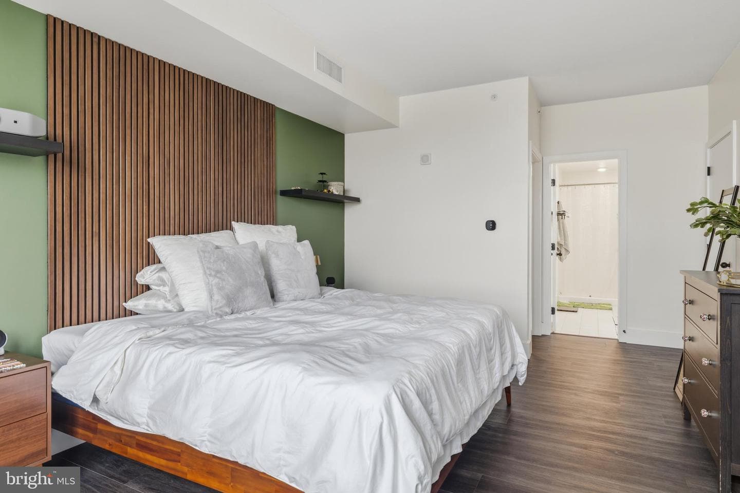 717 S Columbus Boulevard #707 photo 13