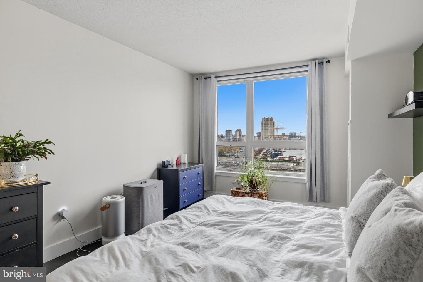 717 S Columbus Boulevard #707 photo 14