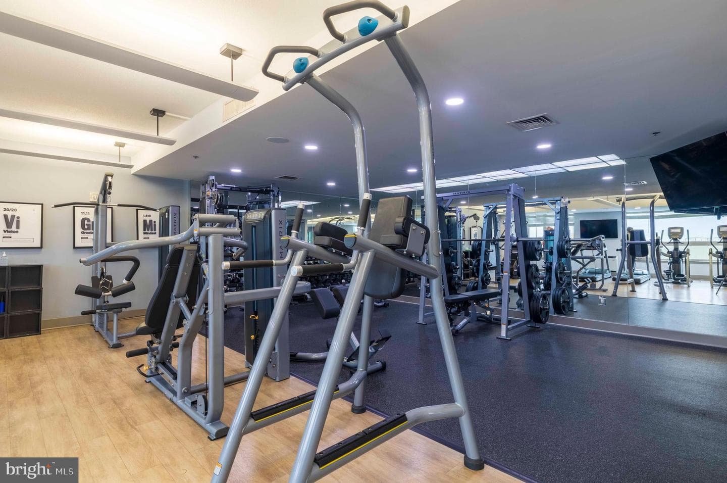 717 S Columbus Boulevard #707 photo 38