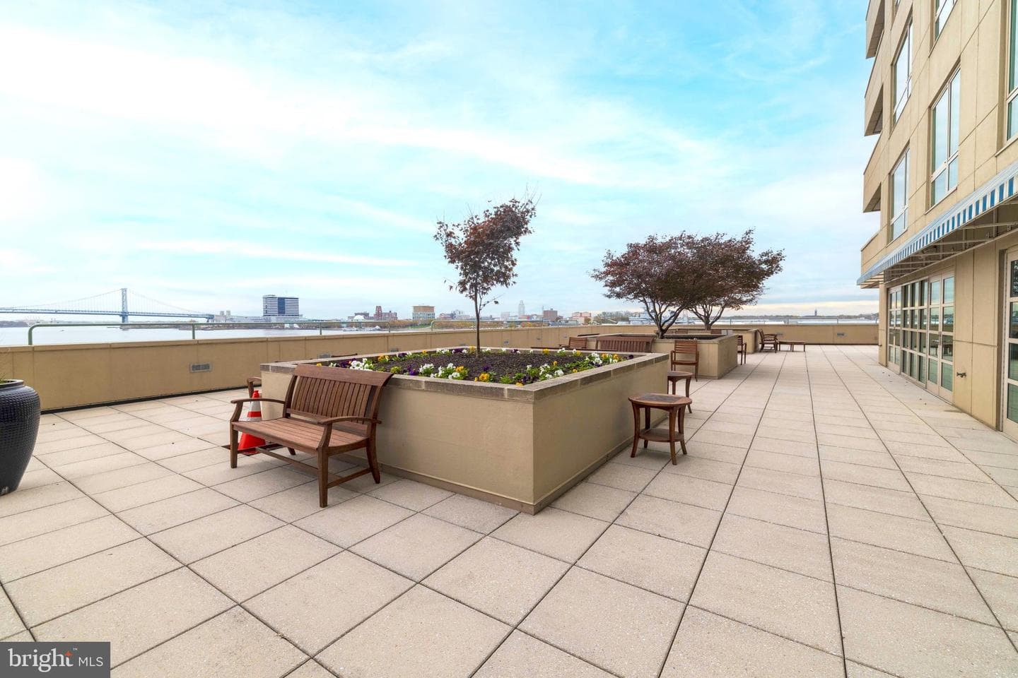 717 S Columbus Boulevard #707 photo 40