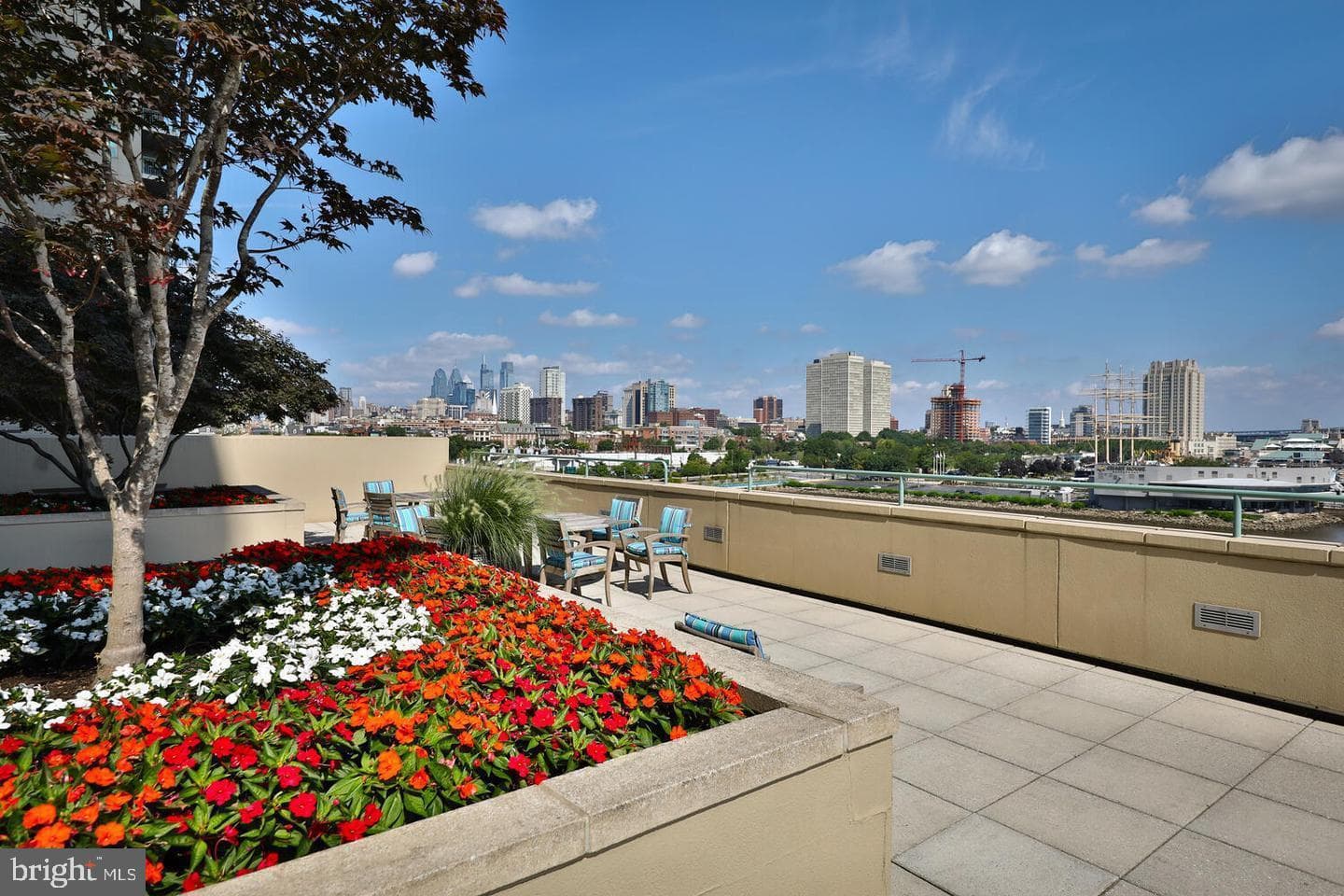 717 S Columbus Boulevard #707 photo 47