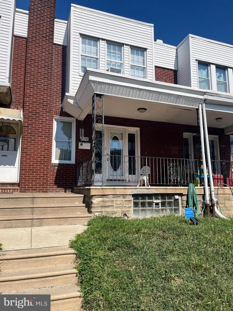 7178 Gillespie Street photo 2