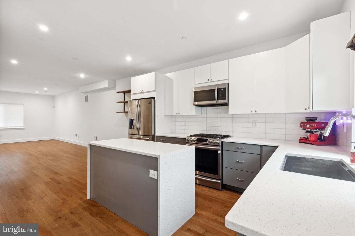 834 N Orkney Street photo 17