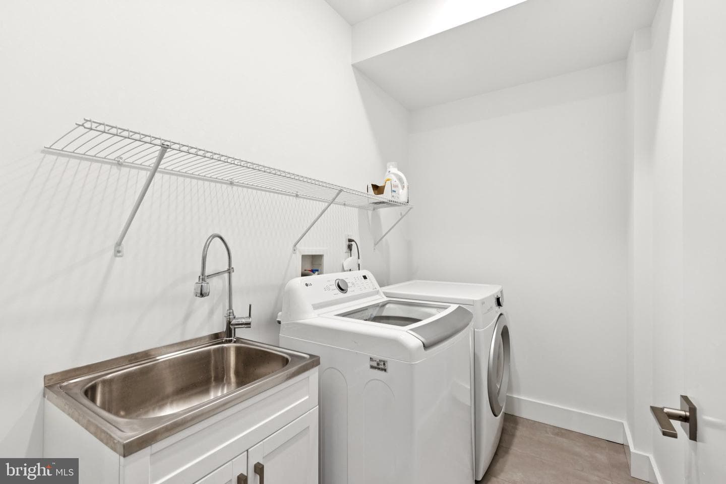 834 N Orkney Street photo 27