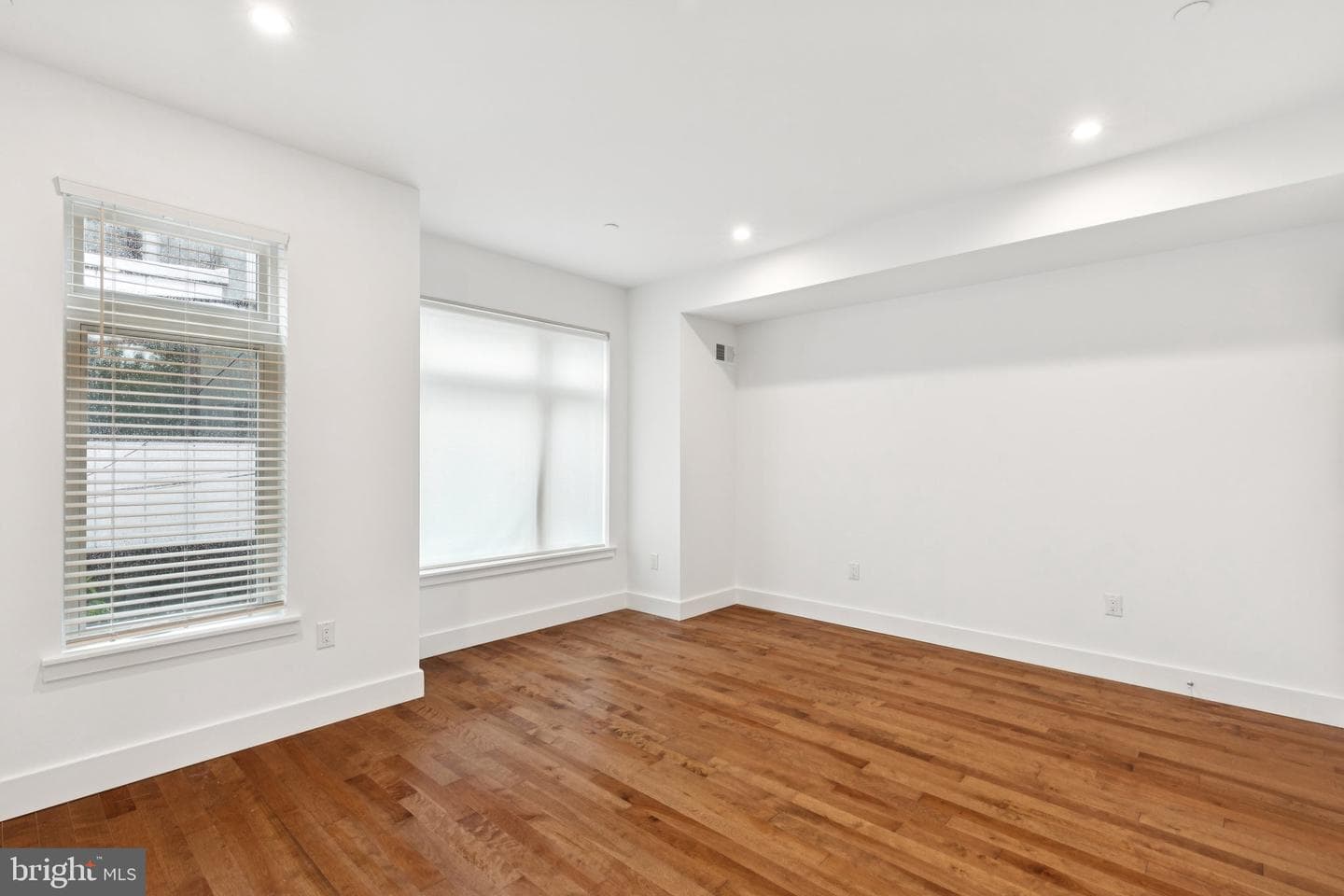834 N Orkney Street photo 35