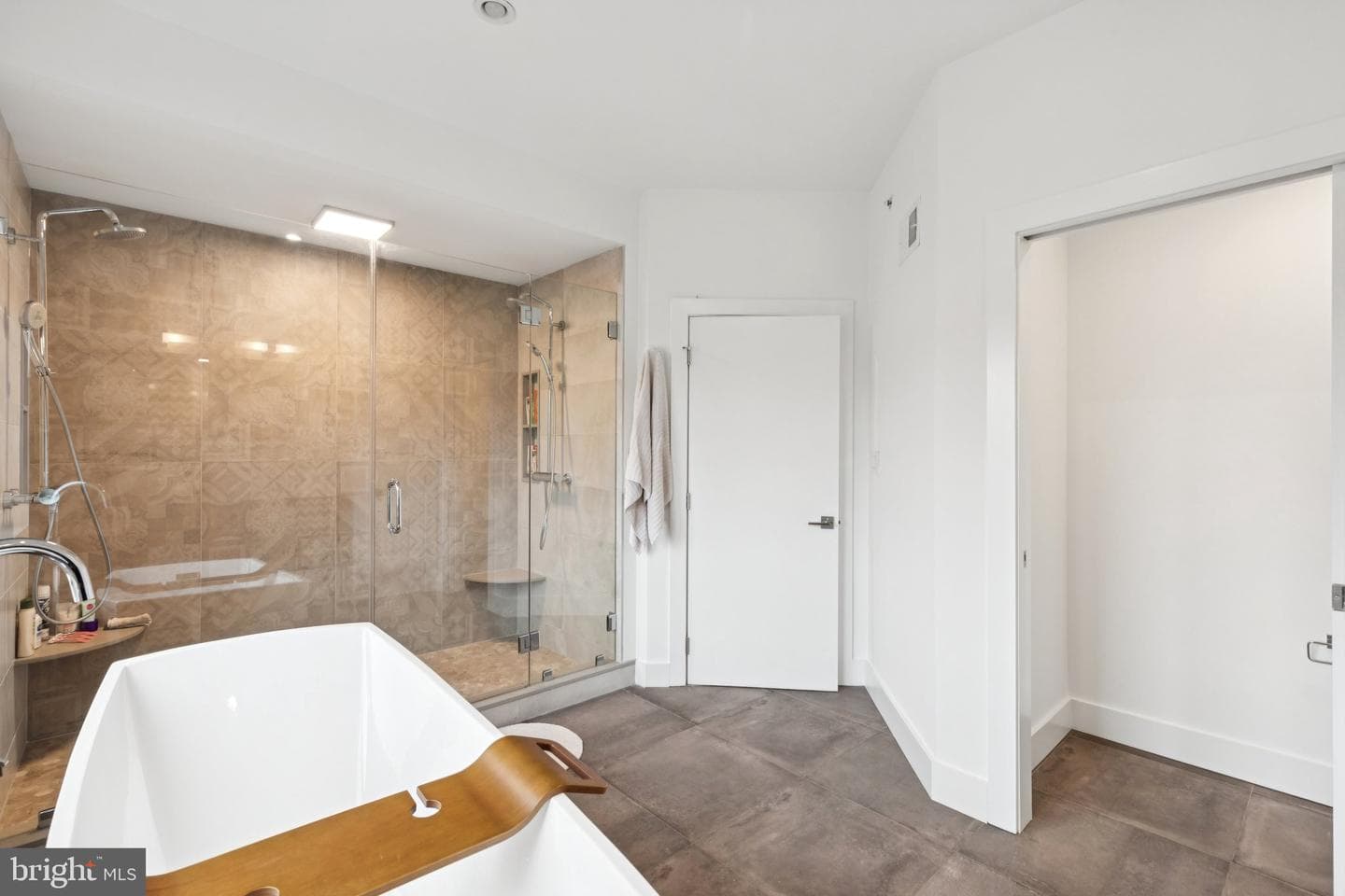 834 N Orkney Street photo 38