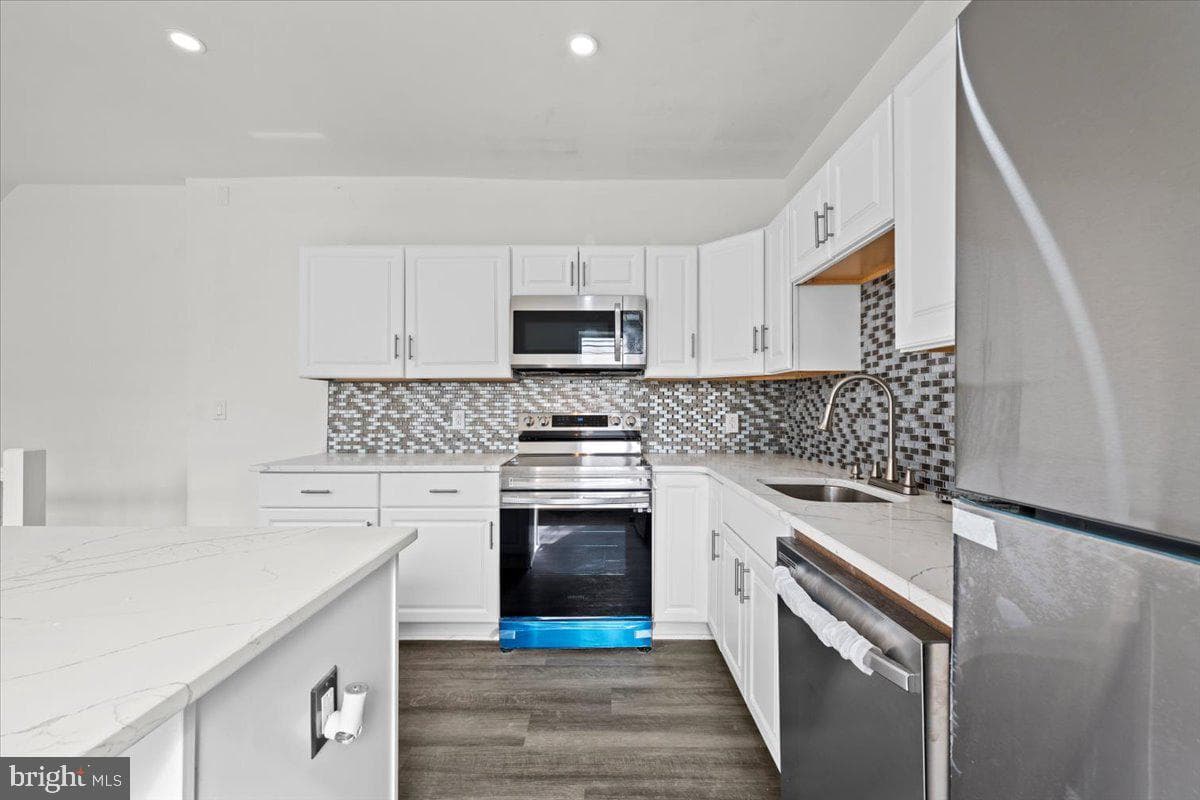 121 S Alden Street photo 12