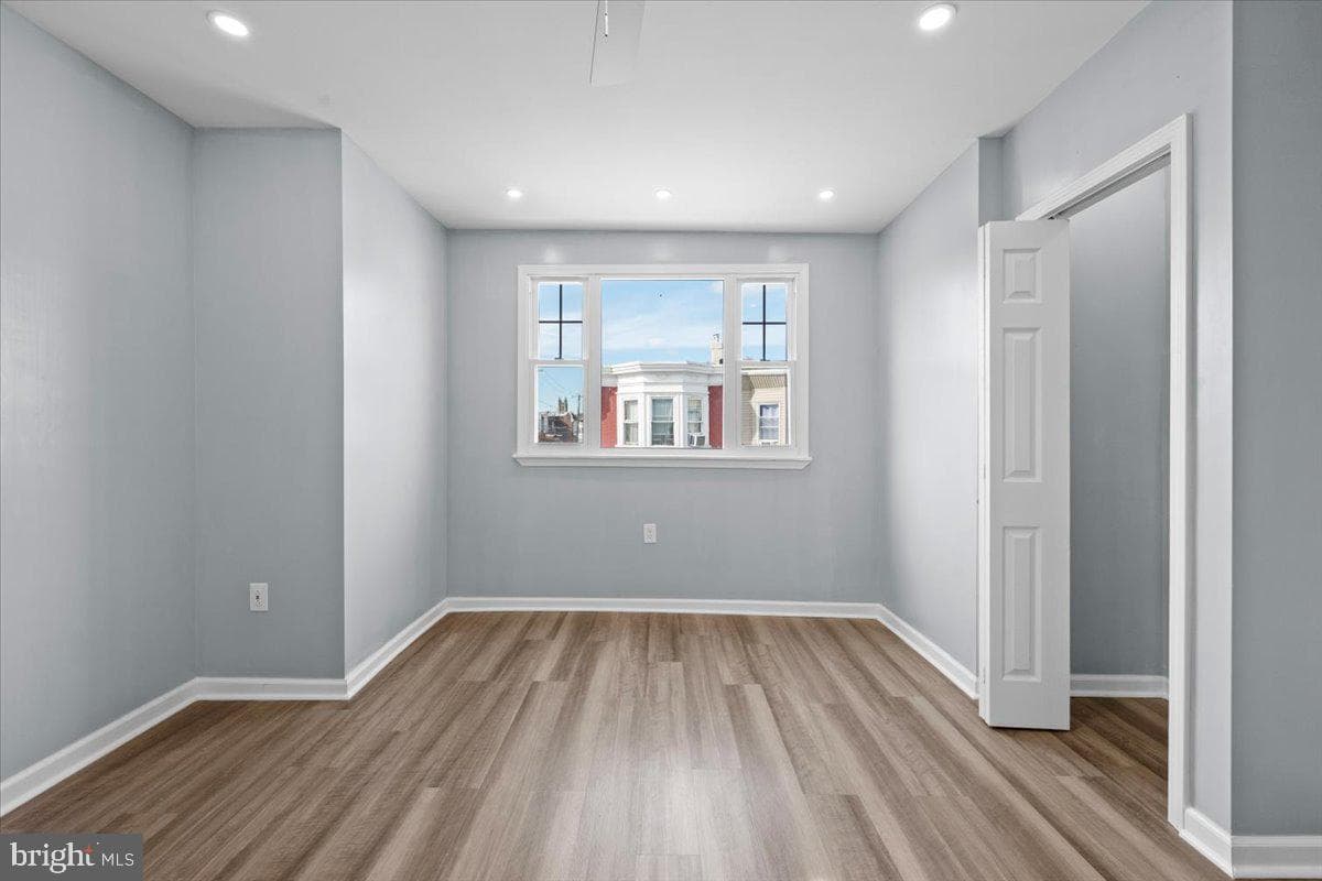 121 S Alden Street photo 14