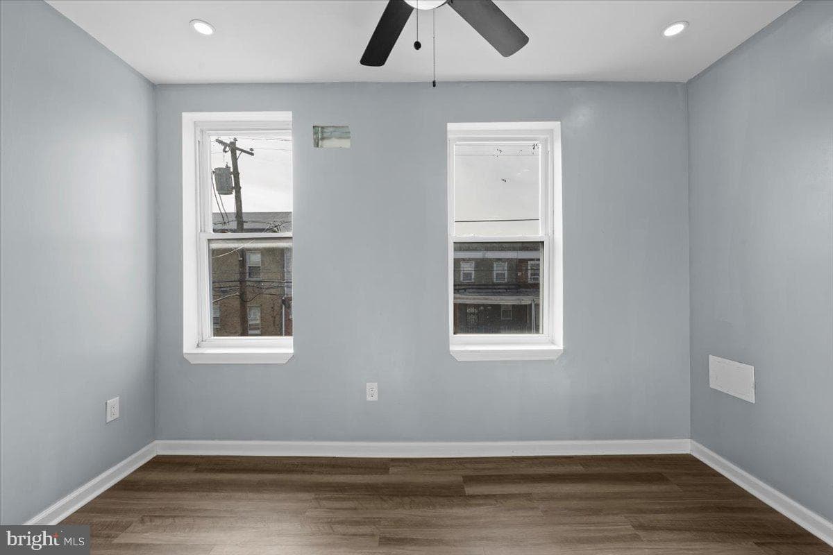121 S Alden Street photo 22