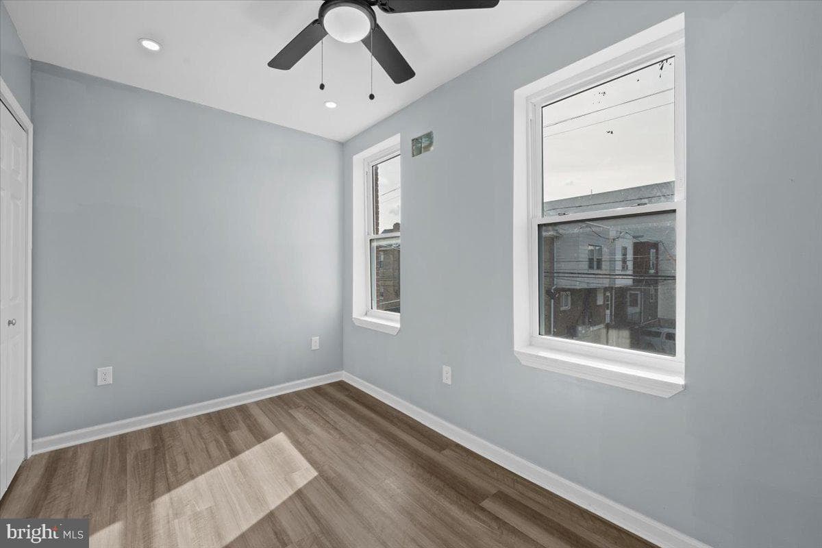 121 S Alden Street photo 23