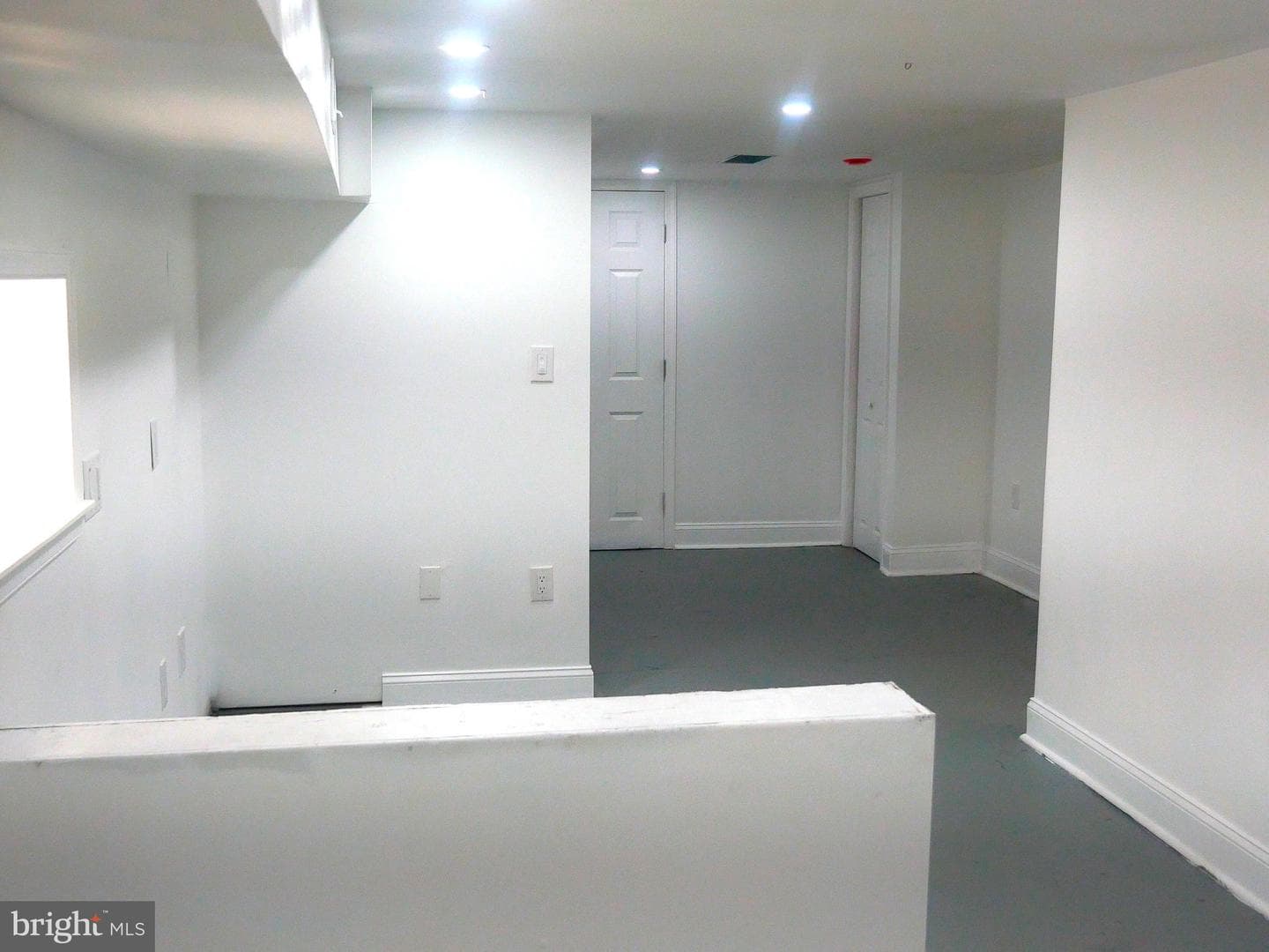 121 S Alden Street photo 26
