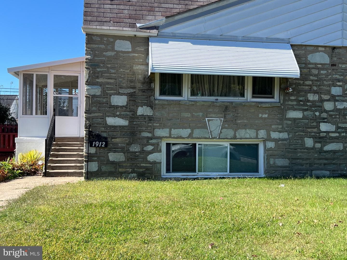 1912 Tomlinson Road photo 1