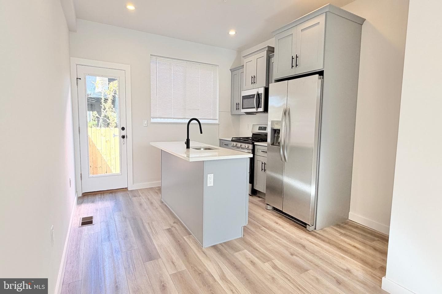 3221 Latona Street photo 2