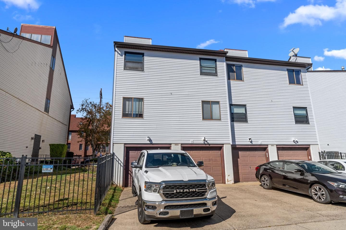 9563 James Street #b photo 4