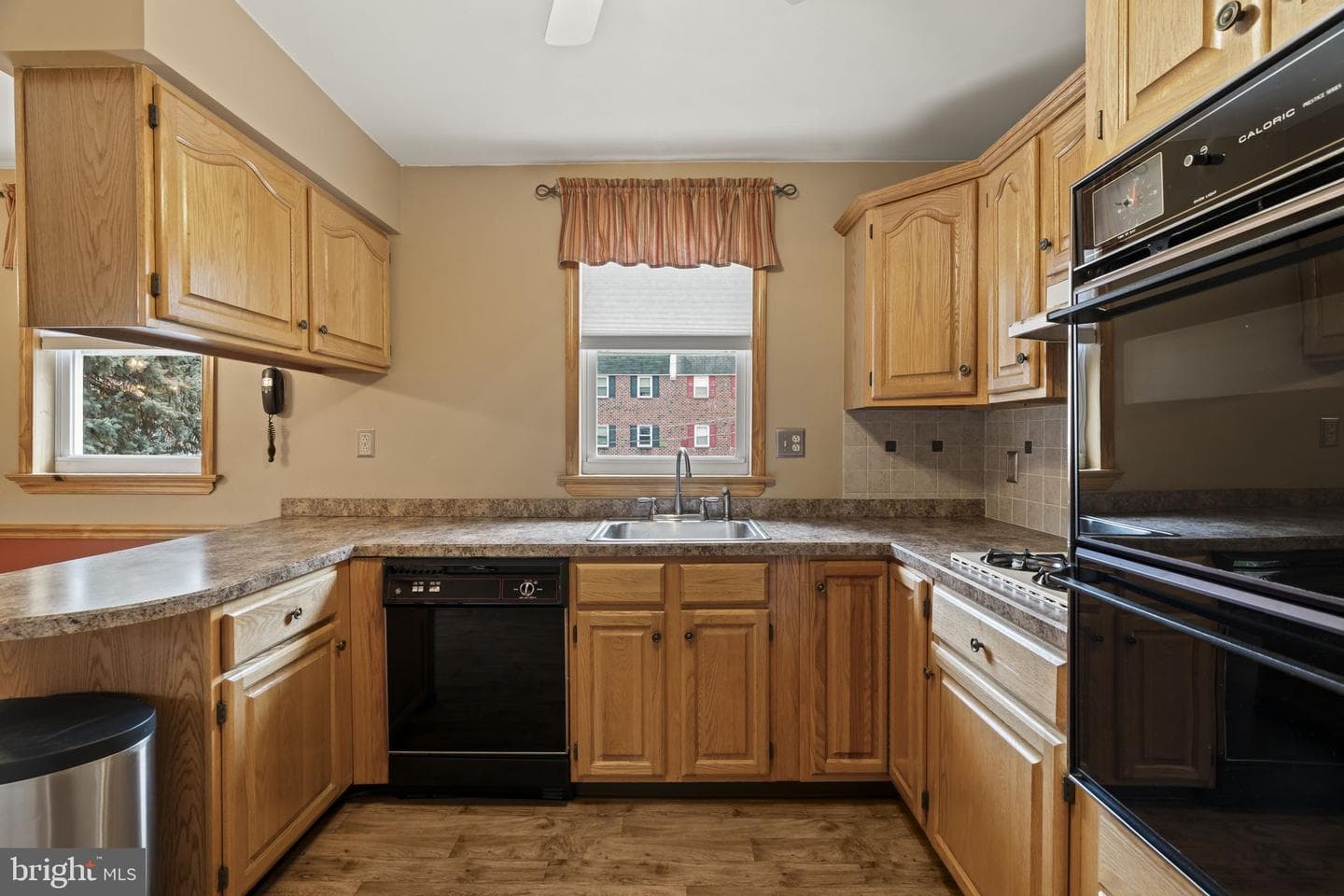 11902 Barlow Street photo 9