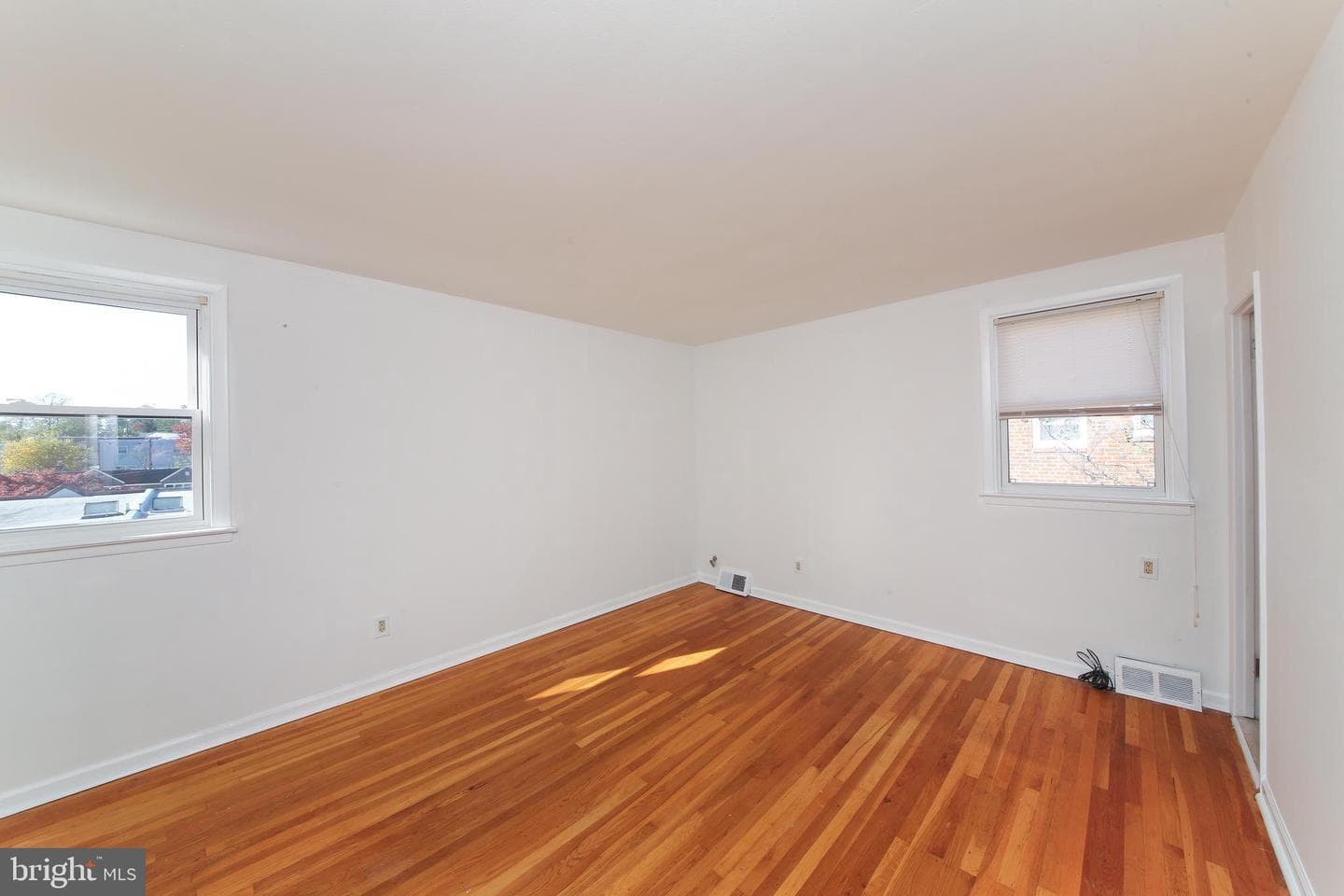 728 Kentwood Street photo 10