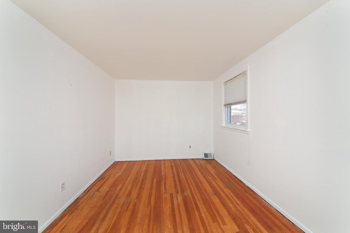 728 Kentwood Street photo 19